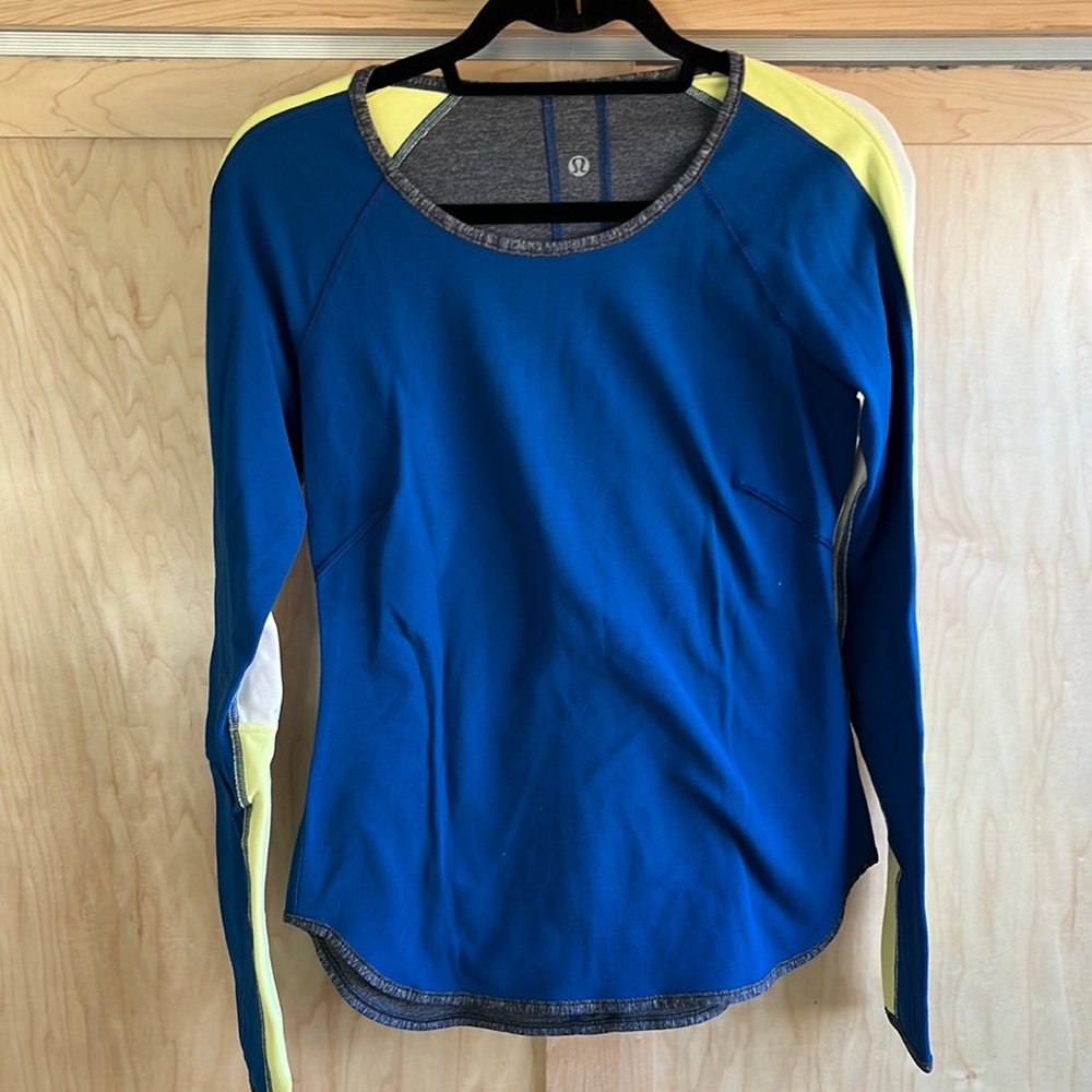 Lululemon reversible long sleeved top.